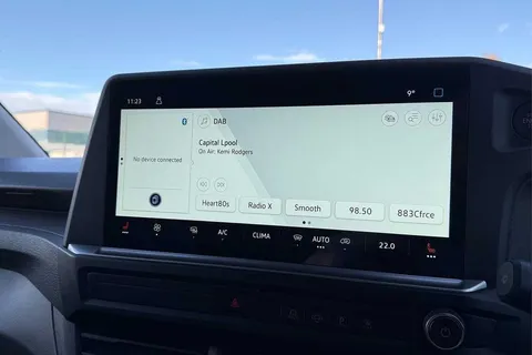 DC75AVK Volkswagen Transporter 2.0 TDI 110 Commerce Pro Van Thumbnail #43