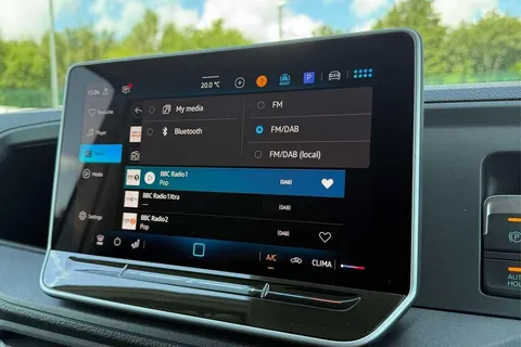 DE25YCA Volkswagen Crafter 2.0 TDI 140PS Commerce Plus High Roof Van Auto Thumbnail #45