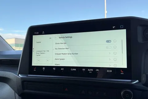 DC75AVK Volkswagen Transporter 2.0 TDI 110 Commerce Pro Van Thumbnail #48