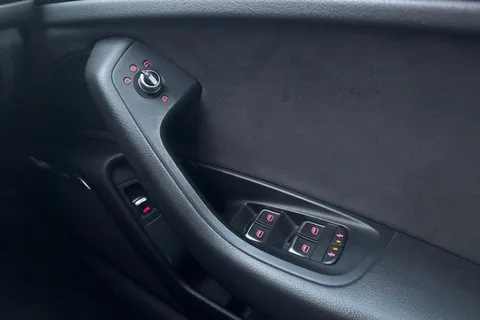 BD66ECX Audi A6 2.0 TDI Ultra Black Edition 5dr S Tronic Thumbnail #19