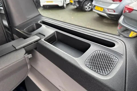 KR23NXH Volkswagen ID. Buzz 150kW Life Pro 77kWh 5dr Auto Thumbnail #28