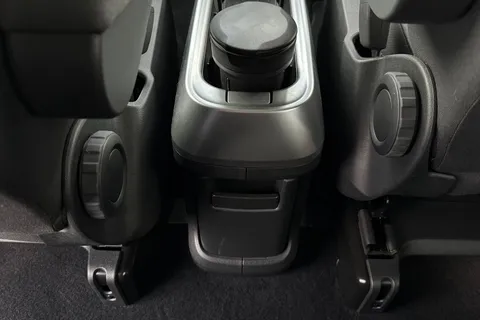 KR23NXH Volkswagen ID. Buzz 150kW Life Pro 77kWh 5dr Auto Thumbnail #31