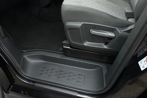 KR23NXH Volkswagen ID. Buzz 150kW Life Pro 77kWh 5dr Auto Thumbnail #35