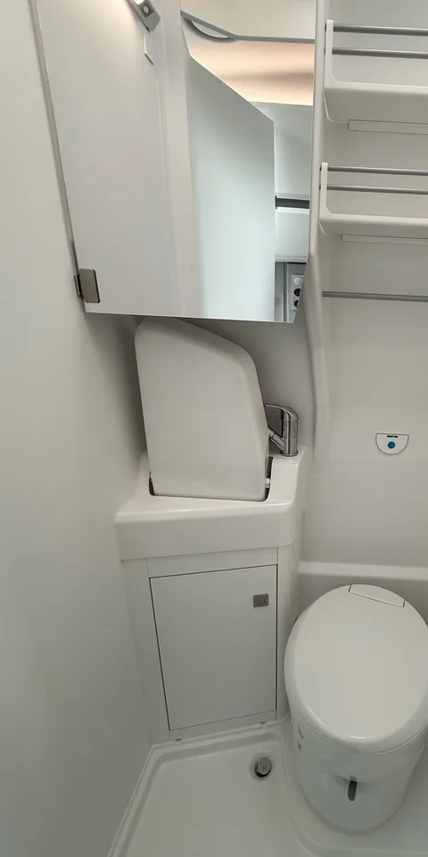 BL25SYT Volkswagen California 2.0 TDI 600 5dr Tip Auto [3.5T] 4 Berth-Huge Spec Thumbnail #45