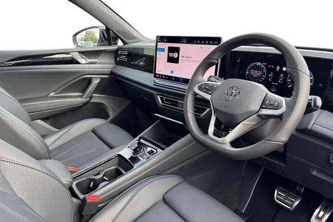 CX75WRN Volkswagen Tiguan 1.5 TSI 272 eHybrid R-Line⭐Leather, Towbar, Sunroof, Comfort package, Info Thumbnail #9