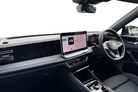 CX75WRN Volkswagen Tiguan 1.5 TSI 272 eHybrid R-Line⭐Leather, Towbar, Sunroof, Comfort package, Info Thumbnail #10