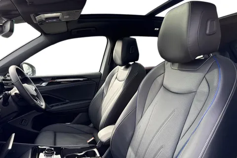 CX75WRN Volkswagen Tiguan 1.5 TSI 272 eHybrid R-Line⭐Leather, Towbar, Sunroof, Comfort package, Info Thumbnail #12