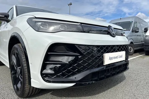 CX75WRN Volkswagen Tiguan 1.5 TSI 272 eHybrid R-Line⭐Leather, Towbar, Sunroof, Comfort package, Info Thumbnail #18