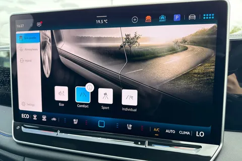 CX75WRN Volkswagen Tiguan 1.5 TSI 272 eHybrid R-Line⭐Leather, Towbar, Sunroof, Comfort package, Info Thumbnail #56