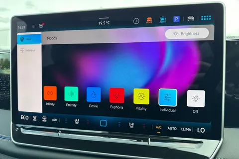 CX75WRN Volkswagen Tiguan 1.5 TSI 272 eHybrid R-Line⭐Leather, Towbar, Sunroof, Comfort package, Info Thumbnail #62