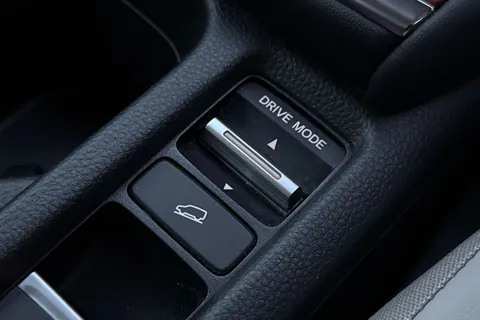 MC71OKR Honda HR-V 1.5 h i-MMD Advance Style CVT Euro 6 (s/s) 5dr Thumbnail #44