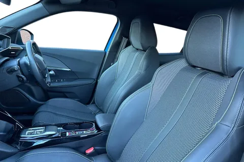 MT24PYY PEUGEOT e-2008 50kWh GT Auto 5dr (7kW Charger) Thumbnail #16