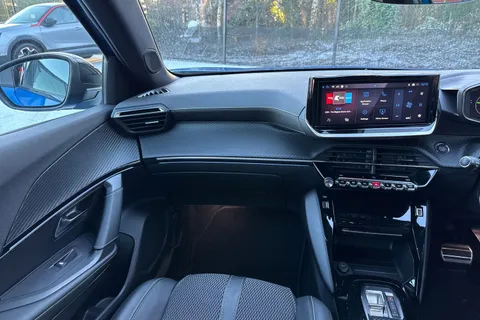 MT24PYY PEUGEOT e-2008 50kWh GT Auto 5dr (7kW Charger) Thumbnail #20