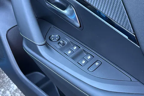 MT24PYY PEUGEOT e-2008 50kWh GT Auto 5dr (7kW Charger) Thumbnail #21