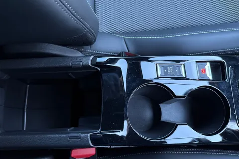 MT24PYY PEUGEOT e-2008 50kWh GT Auto 5dr (7kW Charger) Thumbnail #47