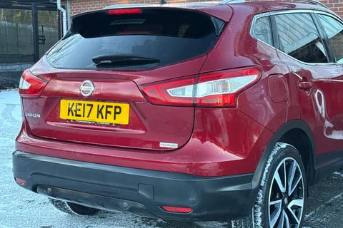 KE17KFP Nissan Qashqai 1.5 dCi Tekna [Non-Panoramic] 5dr Thumbnail #10