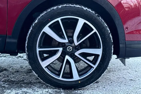 KE17KFP Nissan Qashqai 1.5 dCi Tekna [Non-Panoramic] 5dr Thumbnail #12