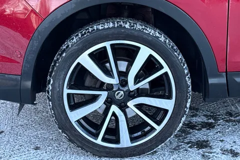 KE17KFP Nissan Qashqai 1.5 dCi Tekna [Non-Panoramic] 5dr Thumbnail #15