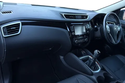 KE17KFP Nissan Qashqai 1.5 dCi Tekna [Non-Panoramic] 5dr Thumbnail #16