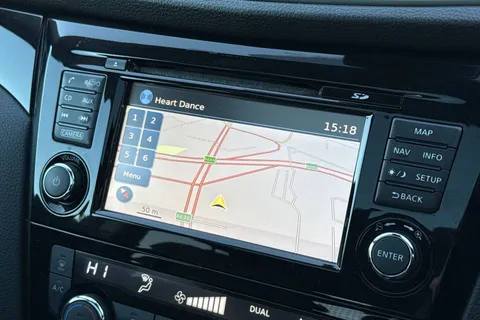 KE17KFP Nissan Qashqai 1.5 dCi Tekna [Non-Panoramic] 5dr Thumbnail #20