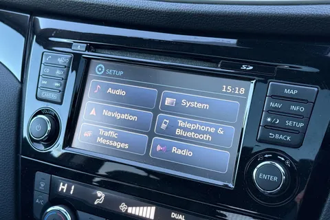 KE17KFP Nissan Qashqai 1.5 dCi Tekna [Non-Panoramic] 5dr Thumbnail #42