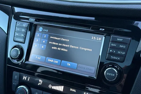 KE17KFP Nissan Qashqai 1.5 dCi Tekna [Non-Panoramic] 5dr Thumbnail #43