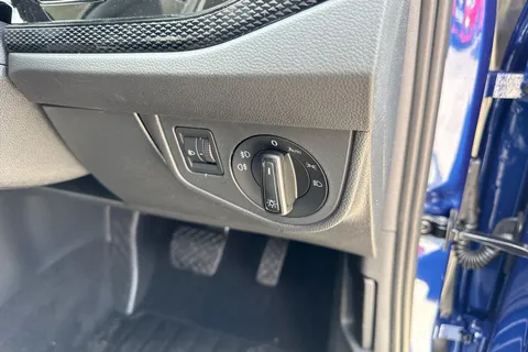 CX75WNA Volkswagen Taigo 1.0 TSI 115 Match 5dr DSG Thumbnail #38