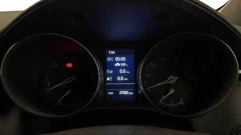 FV72MXU Toyota C-Hr 1.8 VVT-h Design CVT Euro 6 (s/s) 5dr Thumbnail #5