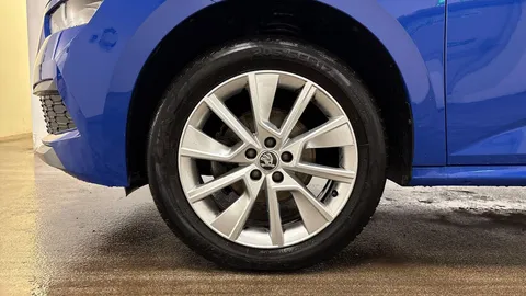 BF72CXU Škoda Kamiq 1.0 TSI SE DSG Euro 6 (s/s) 5dr Thumbnail #4