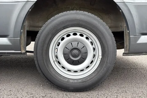 DC75KWM Volkswagen Crafter CR35 Commerce Plus LWB 140 PS Manual FWD - Rear Camera/Step Thumbnail #11