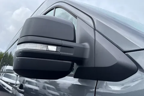 DC75KWM Volkswagen Crafter CR35 Commerce Plus LWB 140 PS Manual FWD - Rear Camera/Step Thumbnail #24