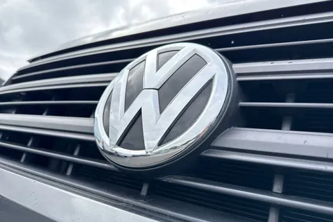 DC75KWM Volkswagen Crafter CR35 Commerce Plus LWB 140 PS Manual FWD - Rear Camera/Step Thumbnail #28