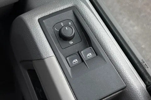 DC75KWM Volkswagen Crafter CR35 Commerce Plus LWB 140 PS Manual FWD - Rear Camera/Step Thumbnail #34