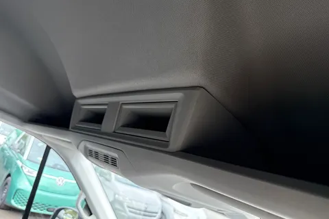 DC75KWM Volkswagen Crafter CR35 Commerce Plus LWB 140 PS Manual FWD - Rear Camera/Step Thumbnail #36