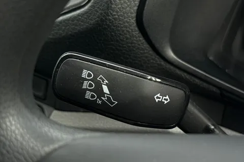 DC75KWM Volkswagen Crafter CR35 Commerce Plus LWB 140 PS Manual FWD - Rear Camera/Step Thumbnail #39