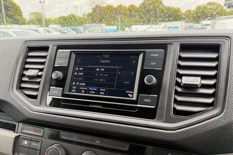 DC75KWM Volkswagen Crafter CR35 Commerce Plus LWB 140 PS Manual FWD - Rear Camera/Step Thumbnail #43