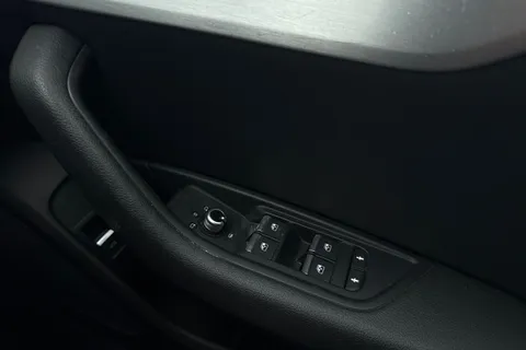 BF66AXR Audi A4 2.0 TDI S line S Tronic quattro Euro 6 (s/s) 4dr Thumbnail #19