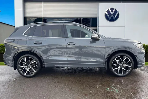 NL25LVK Volkswagen Tiguan 1.5 eTSI 150 R-Line 5dr DSG Thumbnail #4