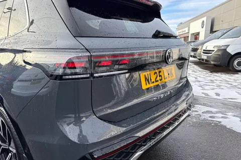 NL25LVK Volkswagen Tiguan 1.5 eTSI 150 R-Line 5dr DSG Thumbnail #9