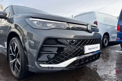 NL25LVK Volkswagen Tiguan 1.5 eTSI 150 R-Line 5dr DSG Thumbnail #10