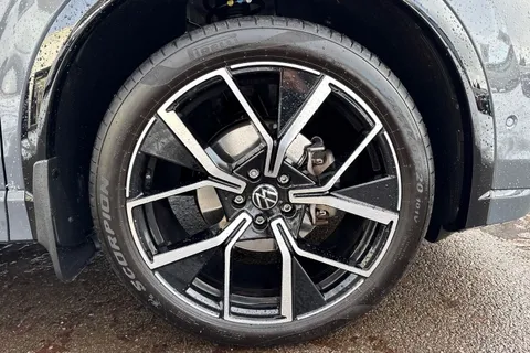 NL25LVK Volkswagen Tiguan 1.5 eTSI 150 R-Line 5dr DSG Thumbnail #11
