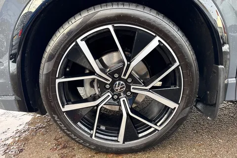 NL25LVK Volkswagen Tiguan 1.5 eTSI 150 R-Line 5dr DSG Thumbnail #13