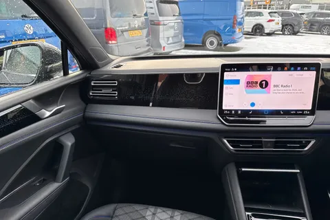 NL25LVK Volkswagen Tiguan 1.5 eTSI 150 R-Line 5dr DSG Thumbnail #21