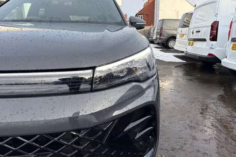 NL25LVK Volkswagen Tiguan 1.5 eTSI 150 R-Line 5dr DSG Thumbnail #33