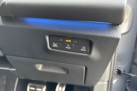 NL25LVK Volkswagen Tiguan 1.5 eTSI 150 R-Line 5dr DSG Thumbnail #40