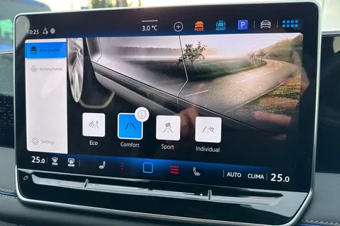 NL25LVK Volkswagen Tiguan 1.5 eTSI 150 R-Line 5dr DSG Thumbnail #50