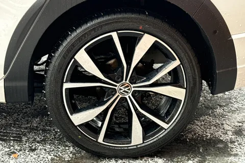 MH23YHC Volkswagen Taigo 1.5 TSI R-Line DSG Euro 6 (s/s) 5dr Thumbnail #12
