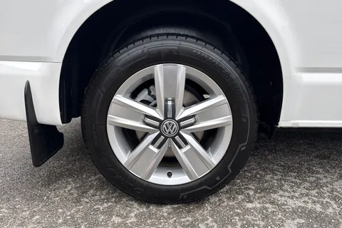 PK74OBO Volkswagen Transporter T30 Panel van Highline SWB 204 PS 2.0 TDI 7sp DSG Thumbnail #11