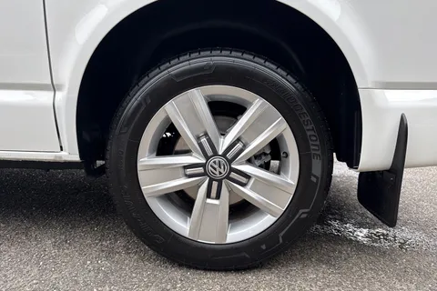 PK74OBO Volkswagen Transporter T30 Panel van Highline SWB 204 PS 2.0 TDI 7sp DSG Thumbnail #12