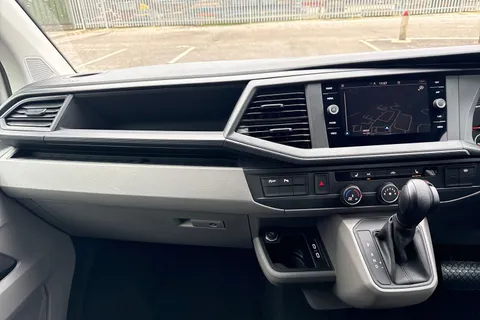 PK74OBO Volkswagen Transporter T30 Panel van Highline SWB 204 PS 2.0 TDI 7sp DSG Thumbnail #20